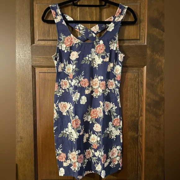 forever 21 floral bodycon dress Lace-Trim Satin Floral Maxi Dress main image 0